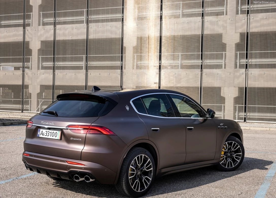 1685092-Maserati-Grecale-2023-02.jpg