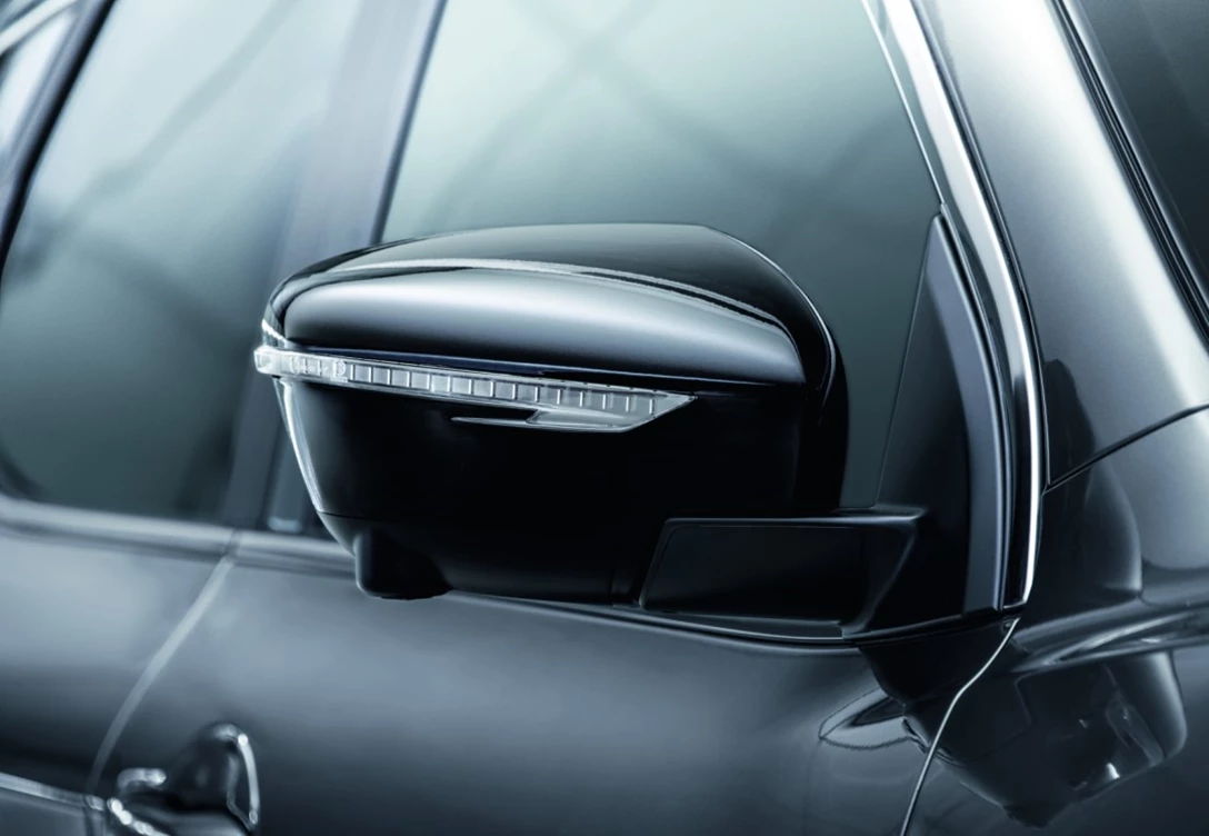 1627959-Jan. 7 - 10am CET - QASHQAI N-TEC Edition mirror (2).jpg