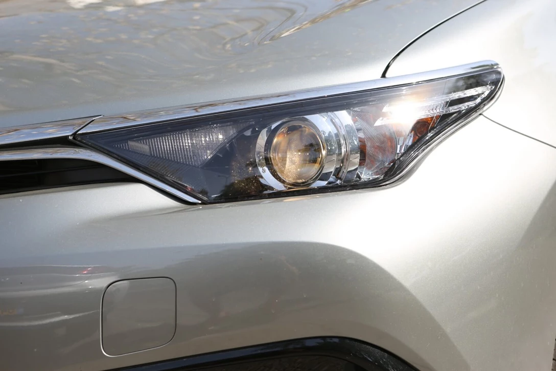 1628914-13-טויוטה אוריס מתיחת פנים אילן קליין (2).jpg