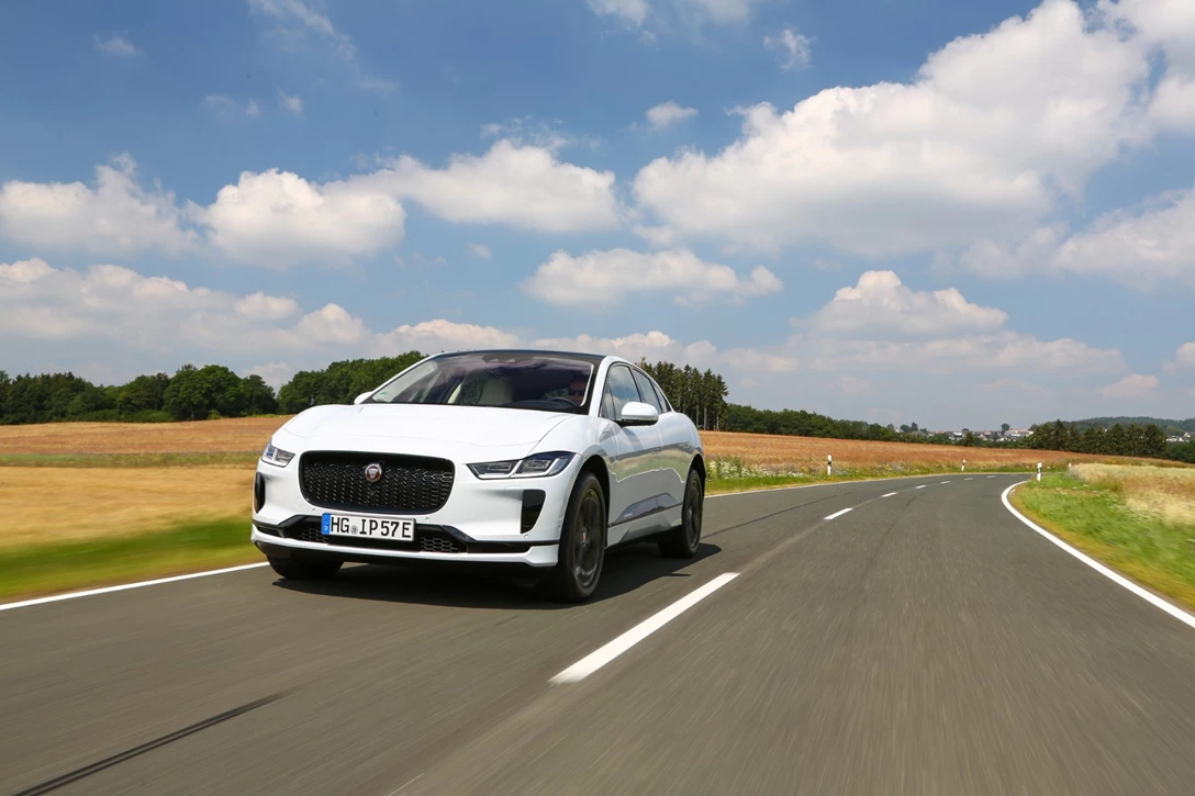 1603744-יגואר i פייס השקה עולמית (6).jpg