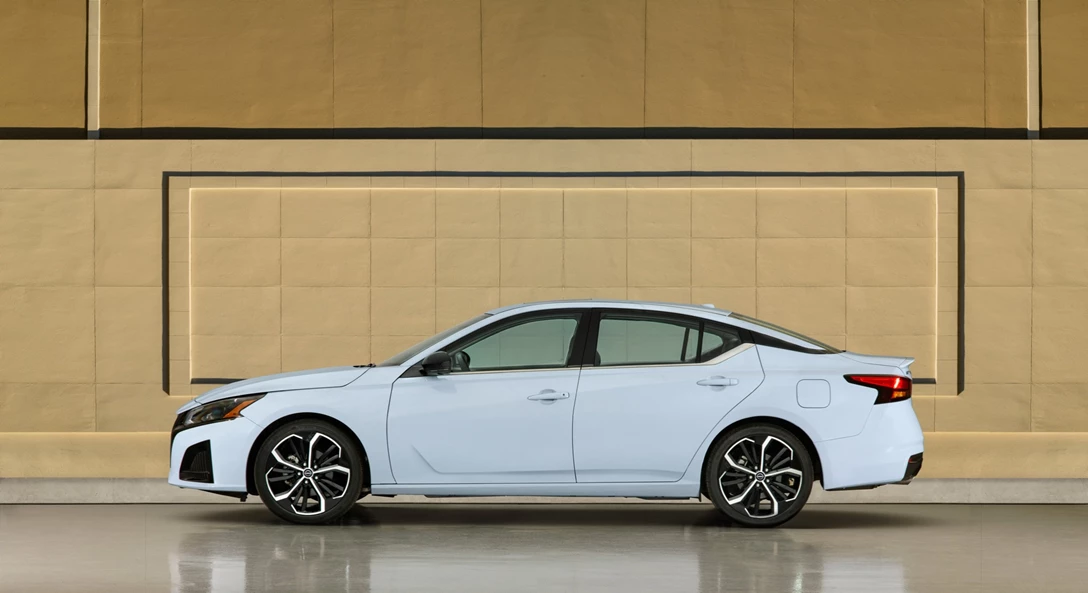 1661921-2023 Nissan Altima-4.jpg