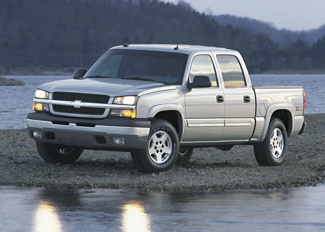 1600755-Chevrolet-Silverado-2004-1600-03.jpg