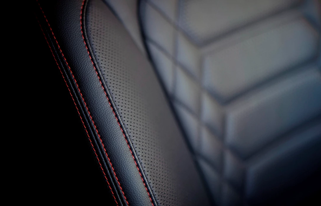 1670126-2023 Ford Escape ST-Line Elite_Rapid Red_15.jpg