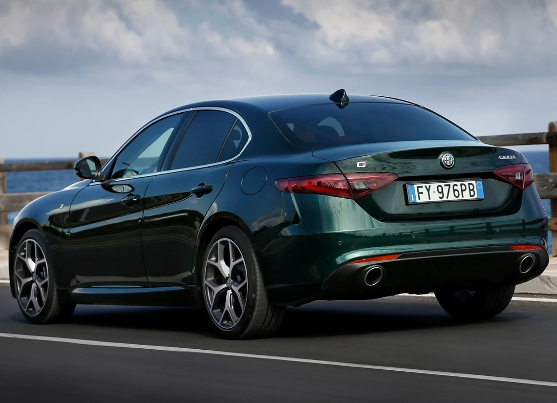 1658280-Alfa_Romeo-Giulia-2020-02.jpg