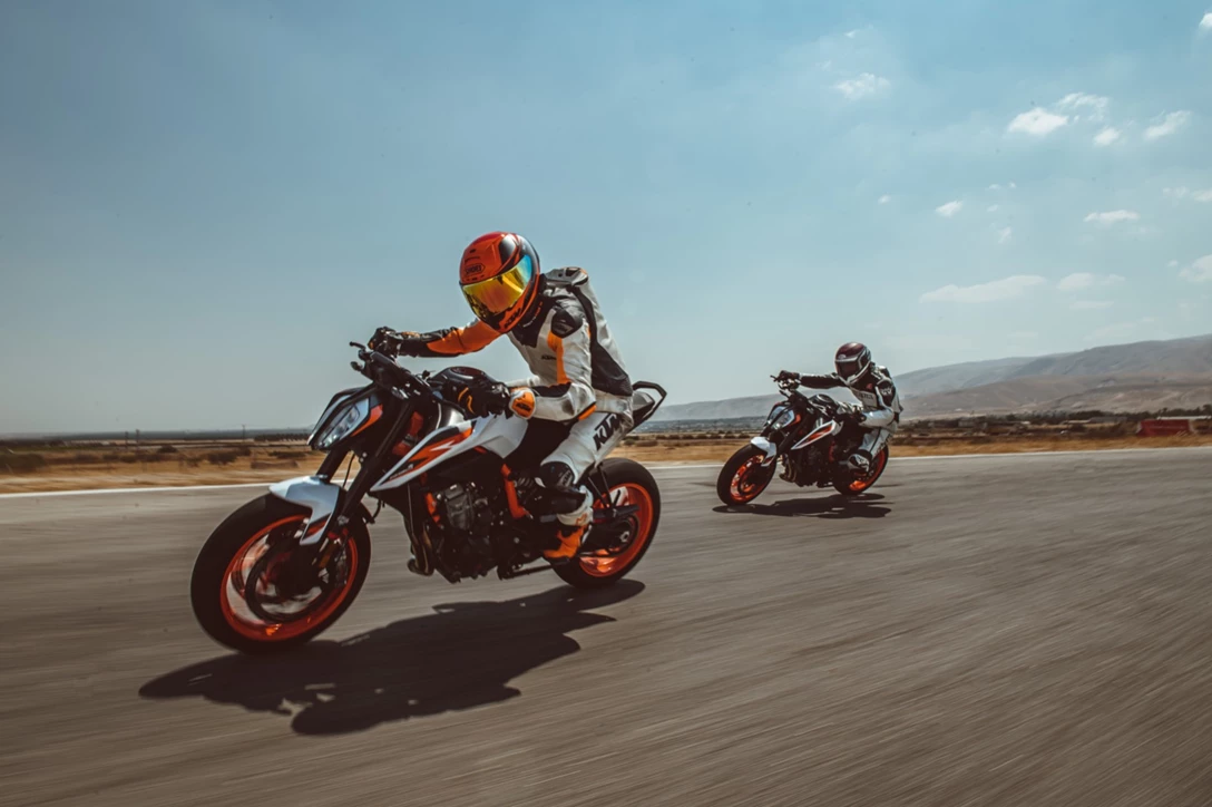 1634692-by benny doutsh (28).jpg