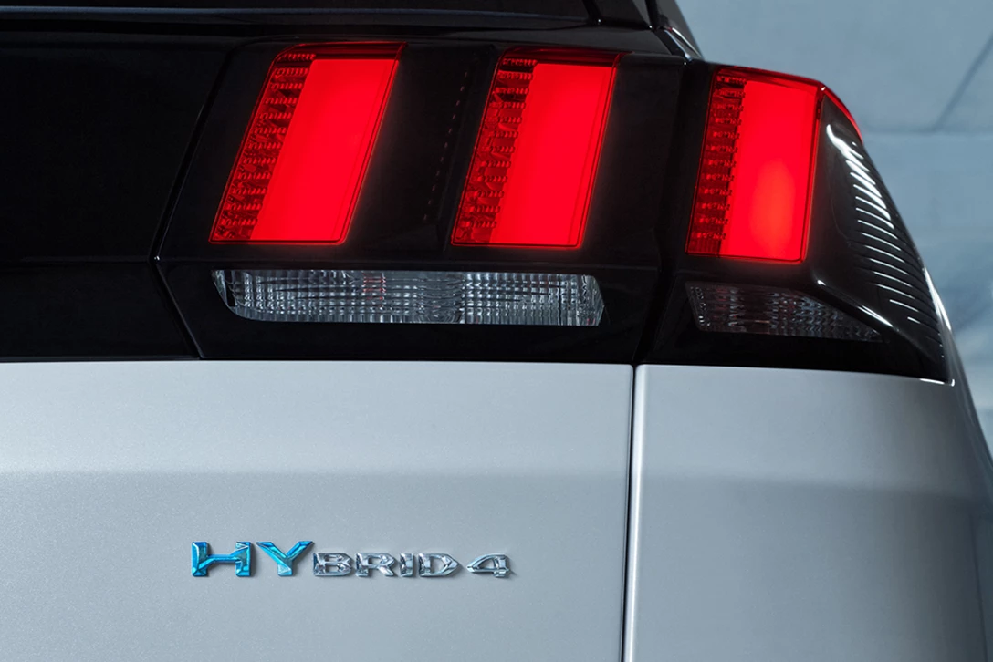 1634480-PEUGEOT_3008PHEV_HY4_1809PB_300.jpg