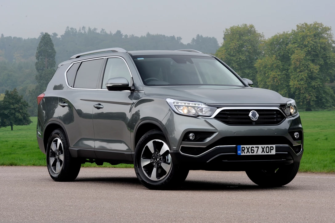 1595693-קיה סאנגיונג חבר (4).jpg