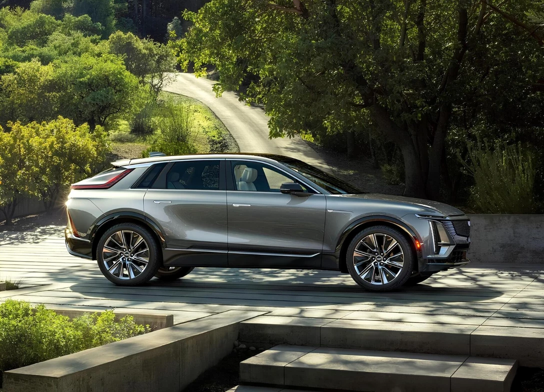 1707373-Cadillac-Lyriq-2025-01.jpg