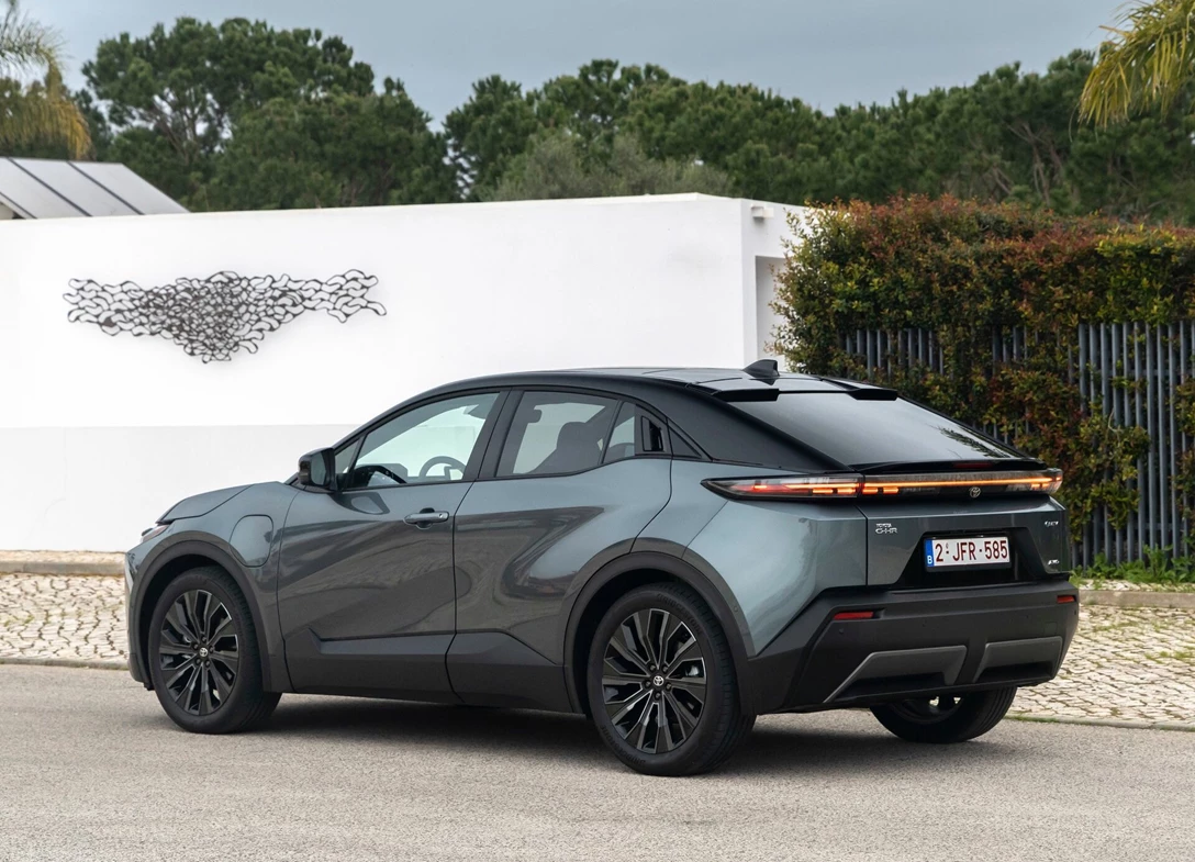 Toyota-C-HR+-2026-03.jpg