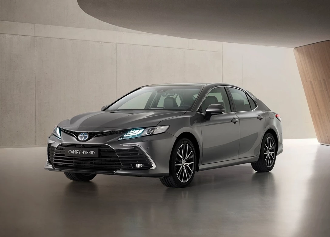 1644972-Toyota-Camry_Hybrid-2021-01.jpg