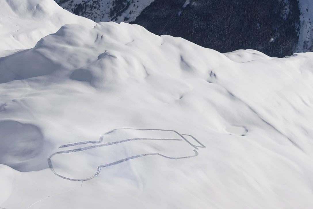 1594840-לנד רובר יום הולדת 70 (11).jpg