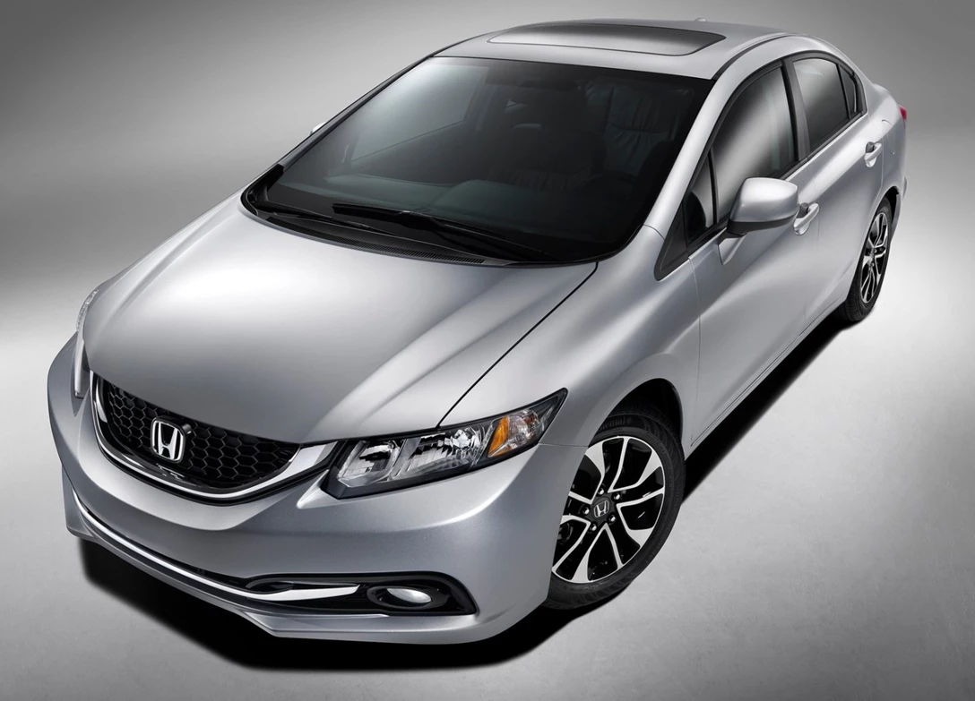 1642509-Honda-Civic_Sedan-2015-06.jpg