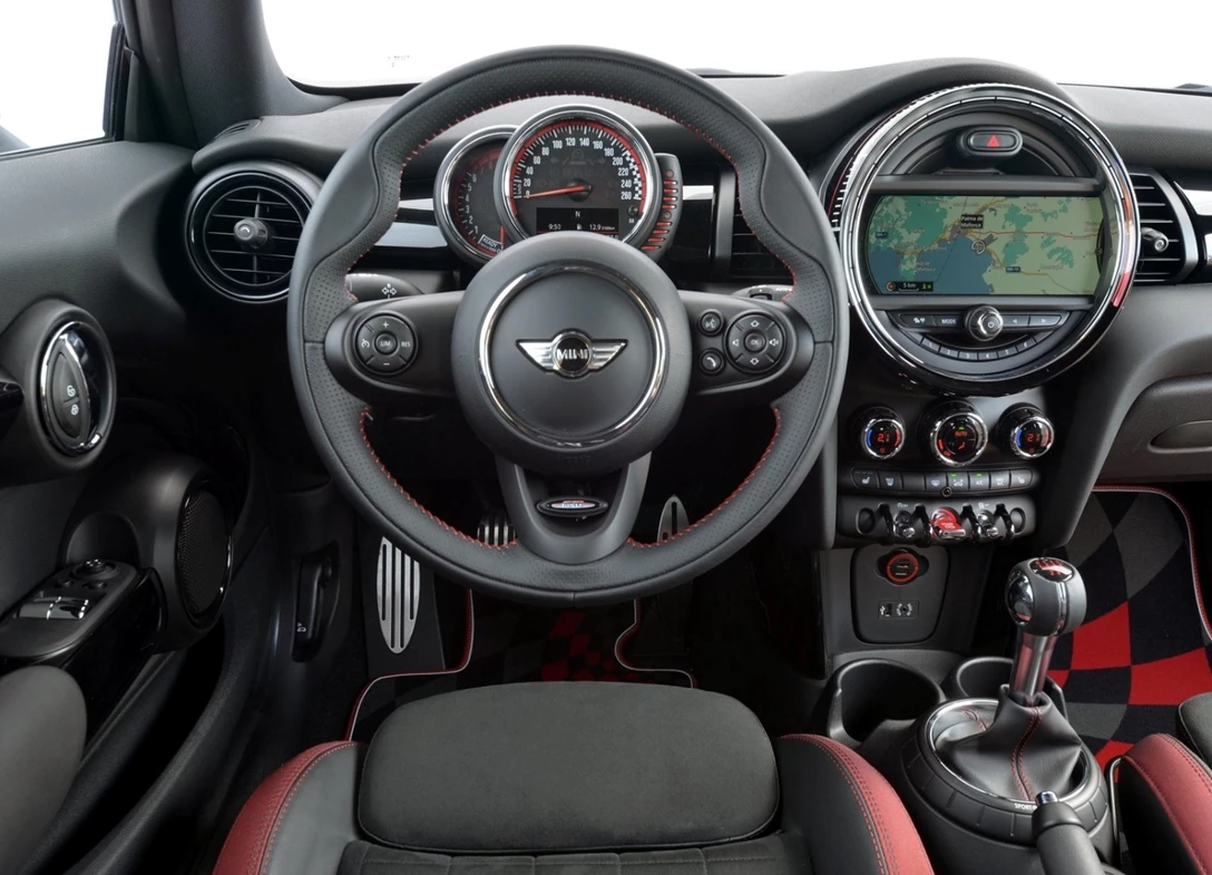 1659226-Mini-Cooper-2015-17.jpg