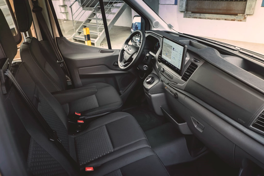 1690688-E-Transit INT.jpg