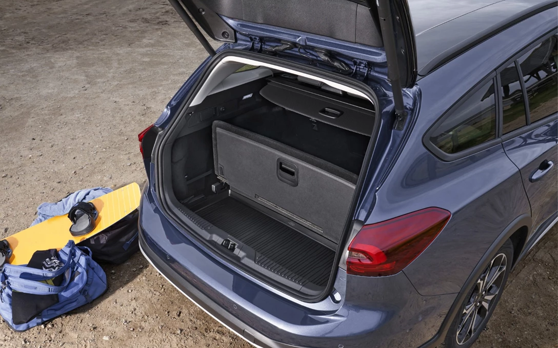 1685497-2021_FORD_FOCUS_ACTIVE_LOADSPACE_01 (1)-min.jpg