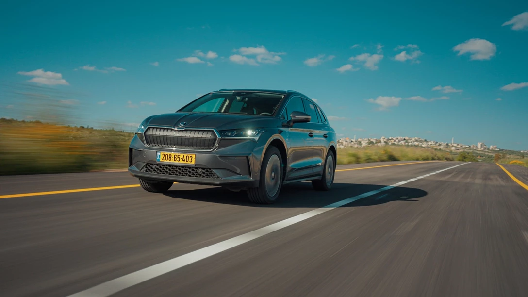 1681655-Hyundai IONIQ 5 vs Skoda Enyaq vs KIA EV6 vs TOYOTA BZ4X - 2023.02_18_00_24.Still220 copy.jpg