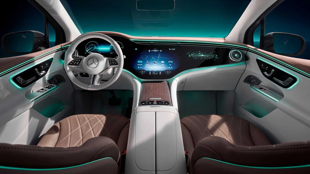 1665401-mercedes-benz-eqe-suv-interior-teaser (1).jpg