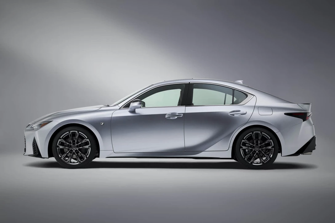 1633042-2021-Lexus-IS-F-SPORT-002.jpg