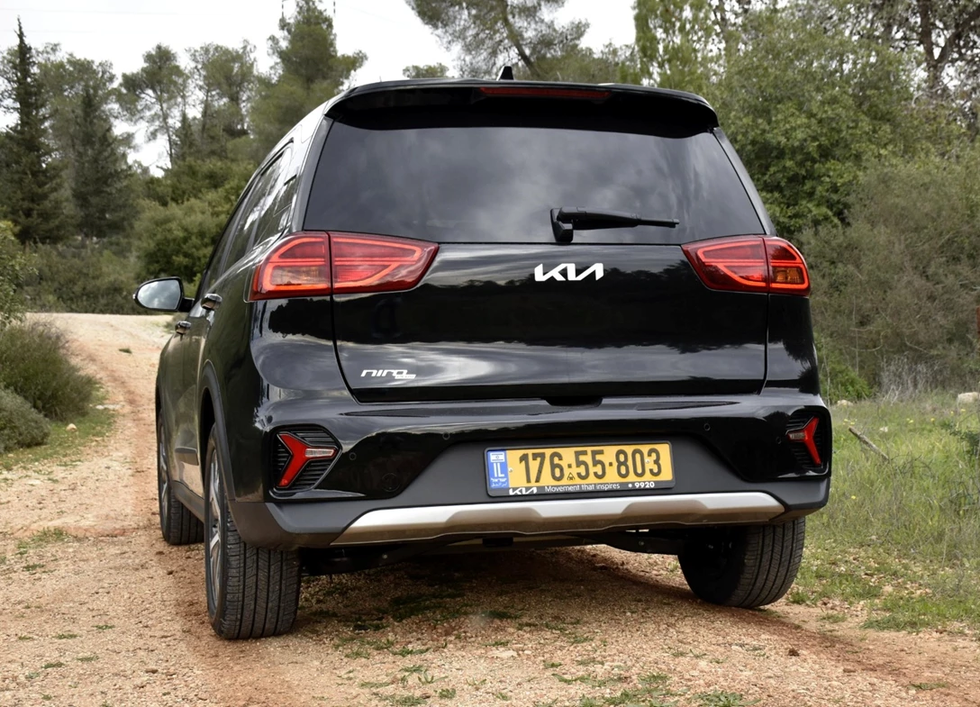 1691782-Kia-Niro-Plus-2024-02-ES.jpg