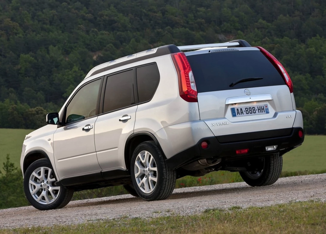 1600157-Nissan-X-Trail-2011-1600-12.jpg