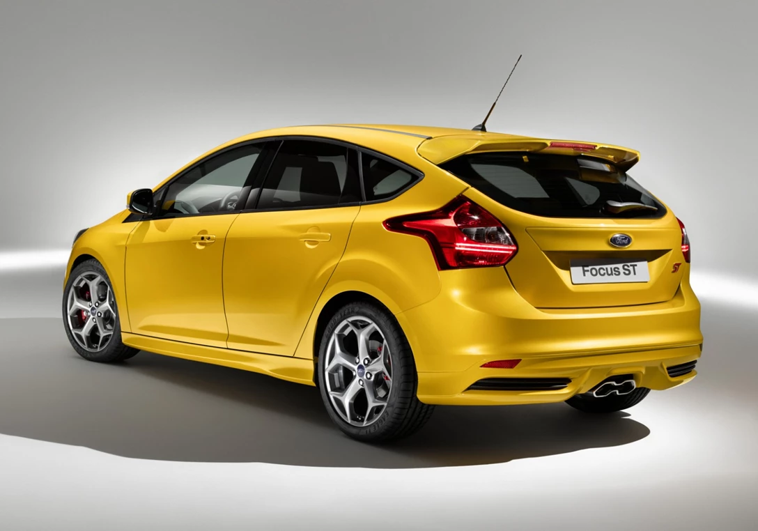 1590942-FocusST5-Door_2.jpg