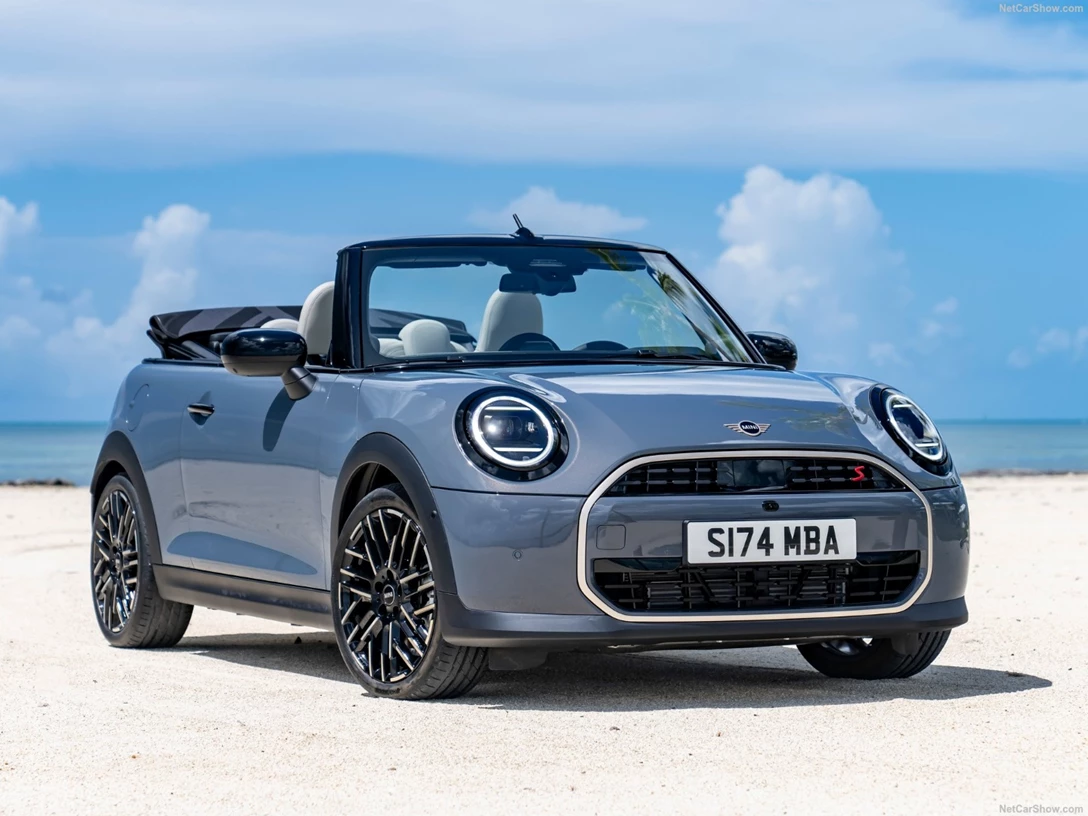1704158-Mini-Cooper_S_Convertible-2024-01.jpg
