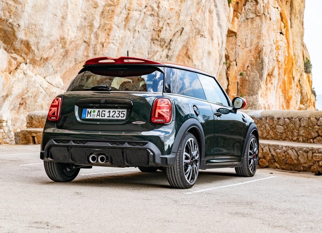 1646378-Mini-John_Cooper_Works-2021-08.jpg