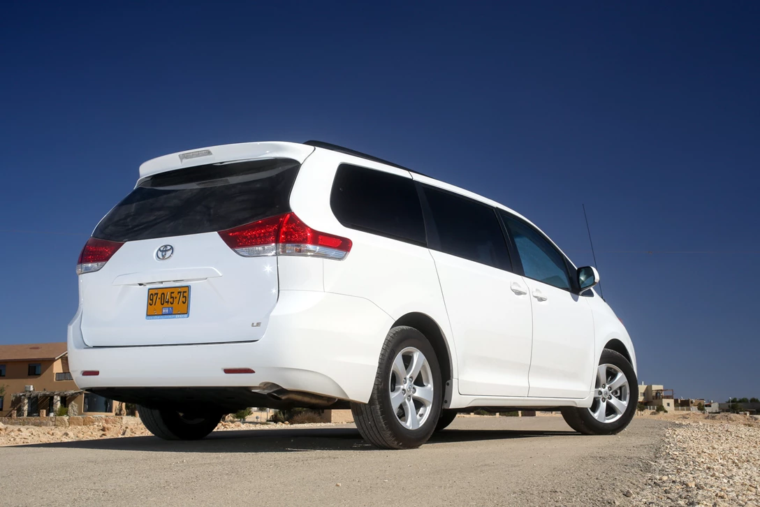 טויוטה סיינה 2014 (צילום: רונן טופלברג)