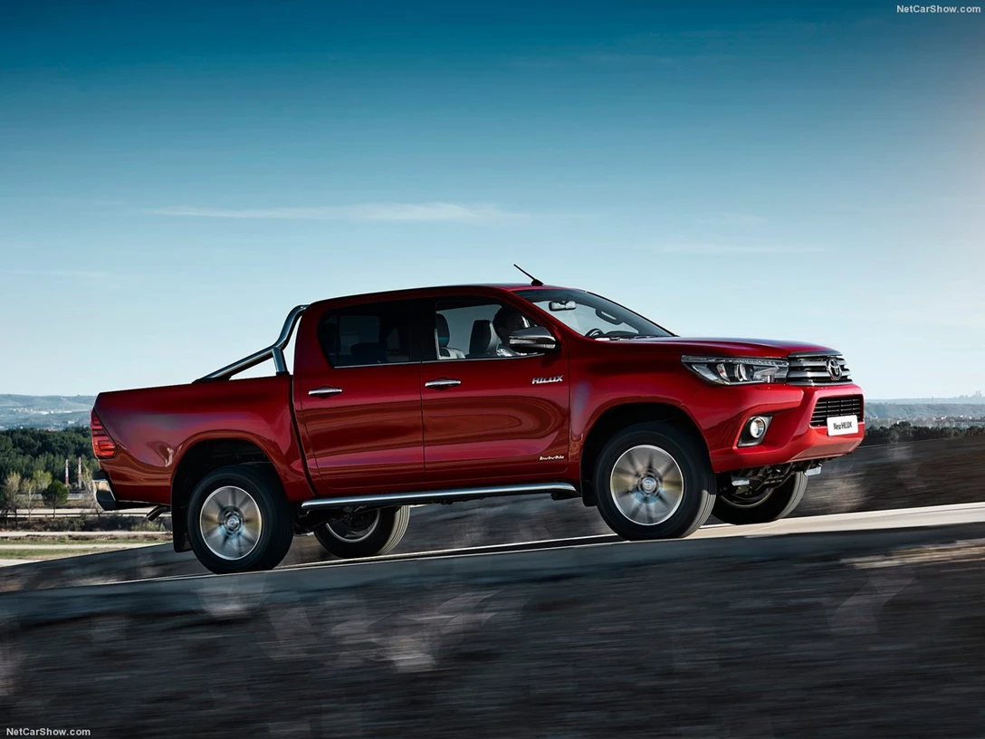 1583689-Toyota-HiLux 2.jpg