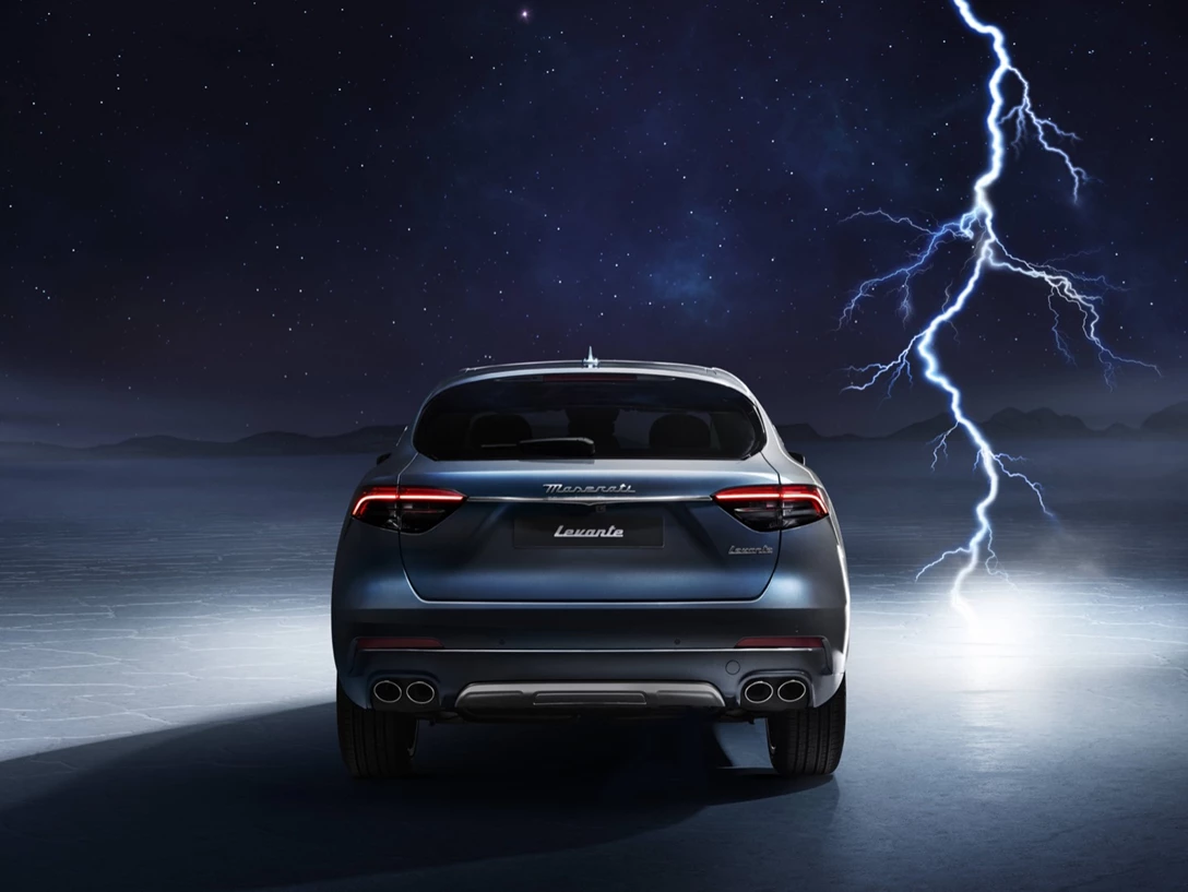 1642778-Medium-17930-MaseratiLevanteHybrid.jpg