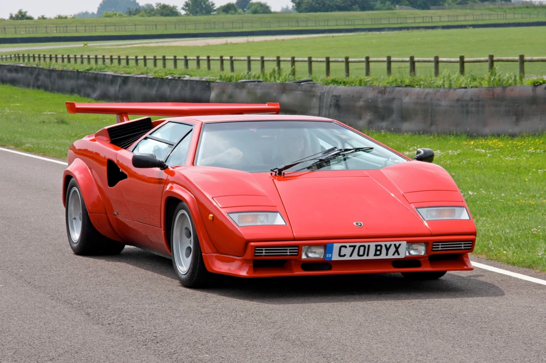 1615776-Lamborghini_Countach_-_Flickr_-_exfordy_(2).jpg
