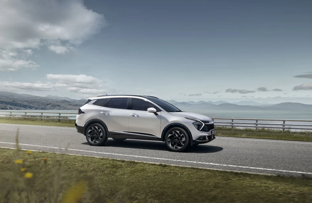 1711814-NQ5_22MY_GE_LHD_Natual_Driving (1).jpg