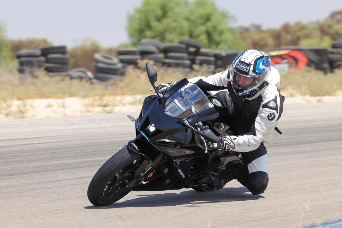 1671933-cushmaro r7 -012.jpg