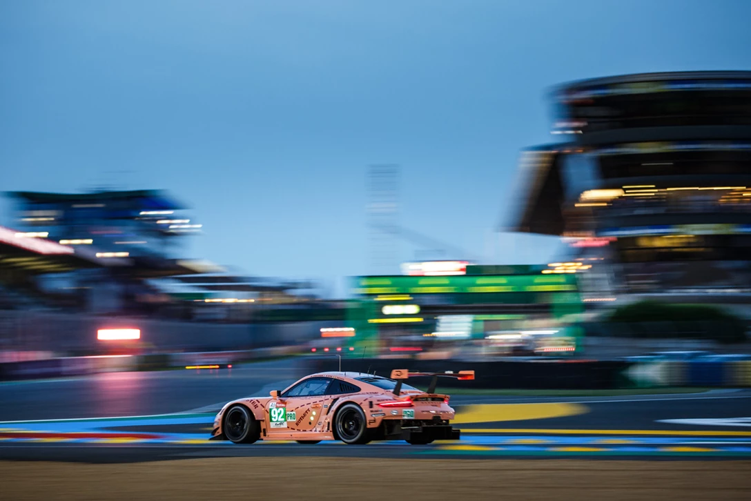 1686298-Porsche-911-RSR-Pink-Pig-Le-Mans-2018-2.jpg