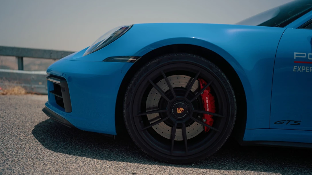 1664852-Porsche 992 GTS.00_56_38_01.Still036-min.jpg