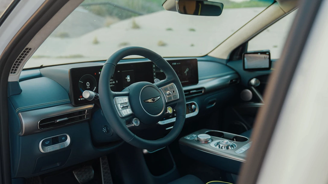 1679036-אוטו השנה 2023.02_24_40_24.Still100 copy.jpg