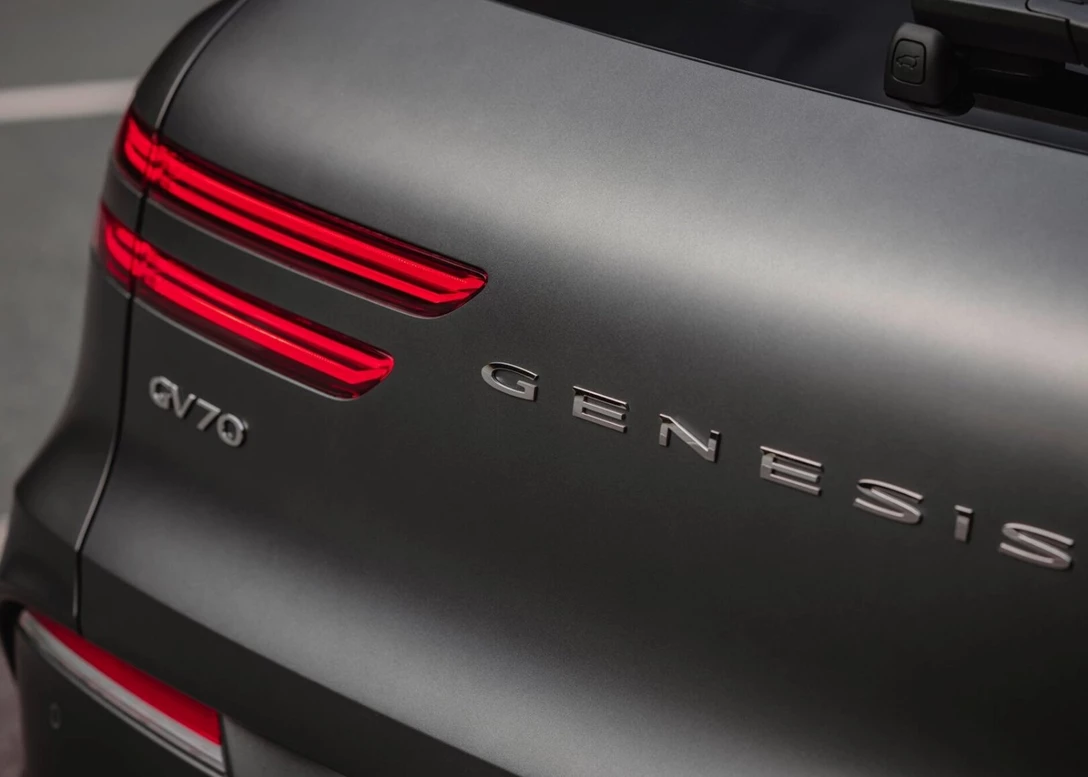 1709562-Genesis-GV70-2025-16.jpg