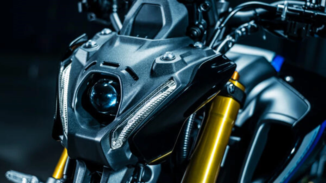 1673840-2021-Yamaha-MT09DX-EU-Detail-008-03_Mobile.jpg