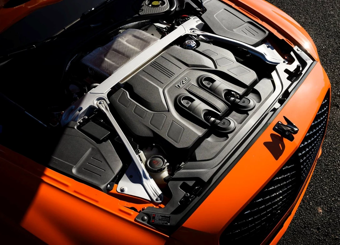 1710277-Bentley-Flying_Spur-2025 (16).jpg