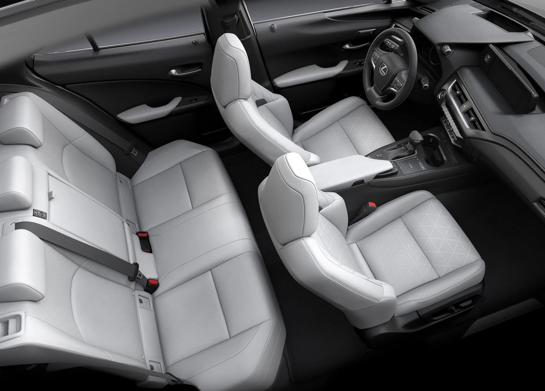 1603280-Lexus-UX 8.jpg