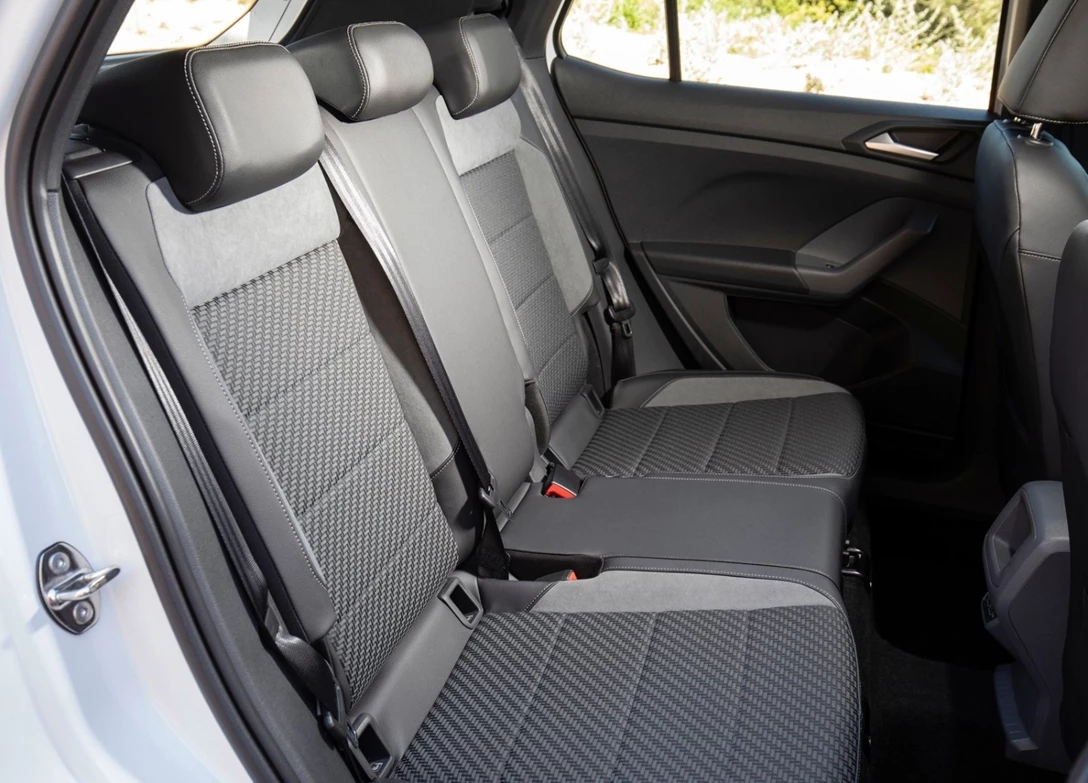 1628110-Volkswagen-T-Cross-07.jpg