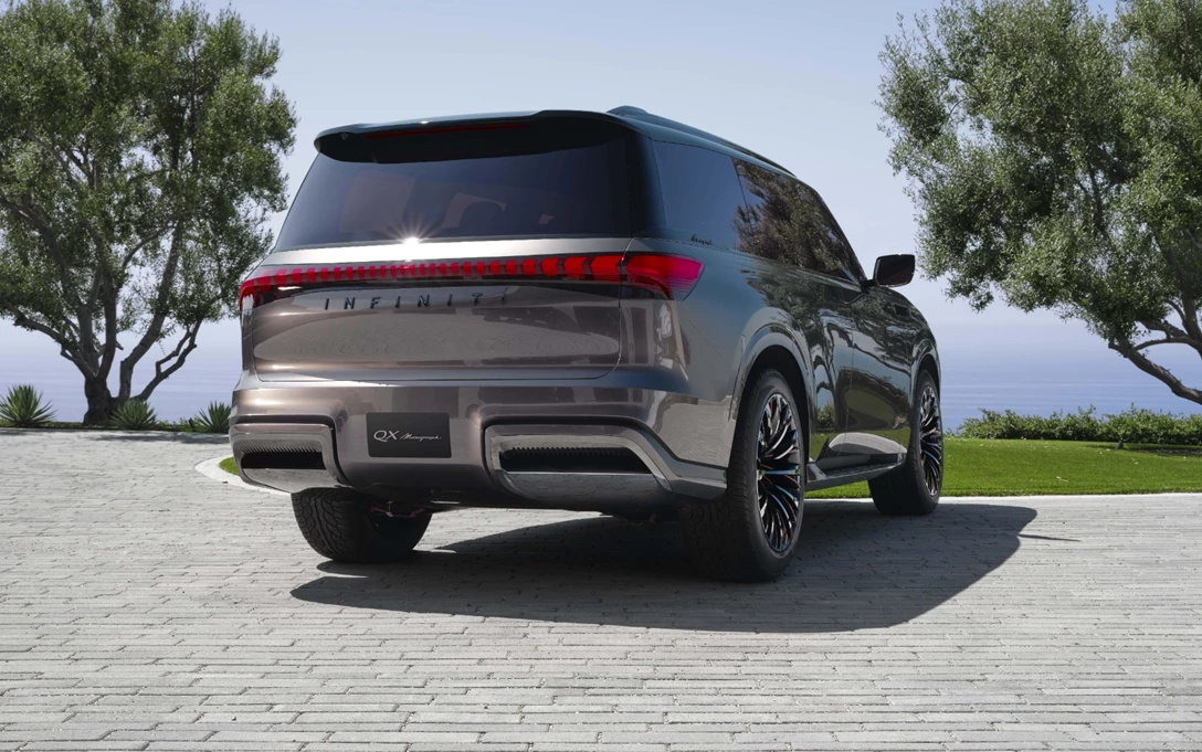 1686665-INFINITI QX Monograph 15-min.jpg