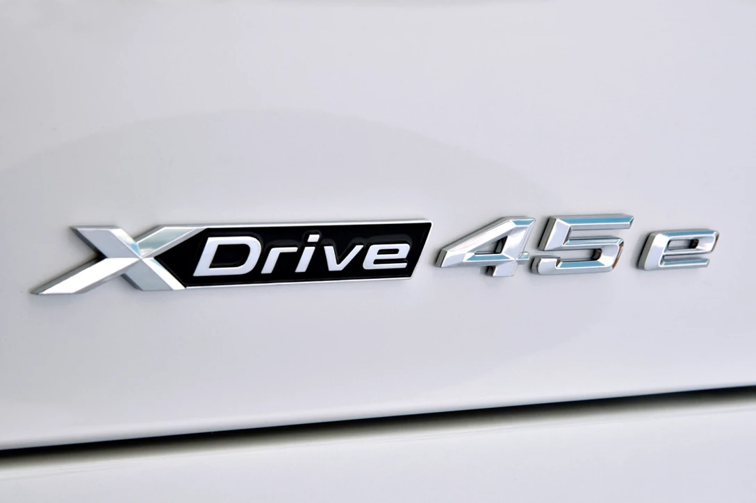 1620945-P90321841_highRes_the-new-bmw-x5-xdriv.jpg