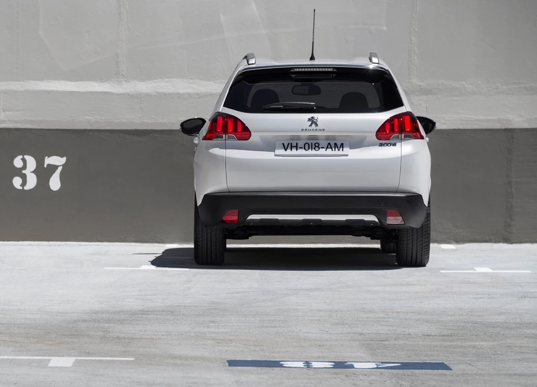 1686759-Peugeot-2008-2015-03.jpg