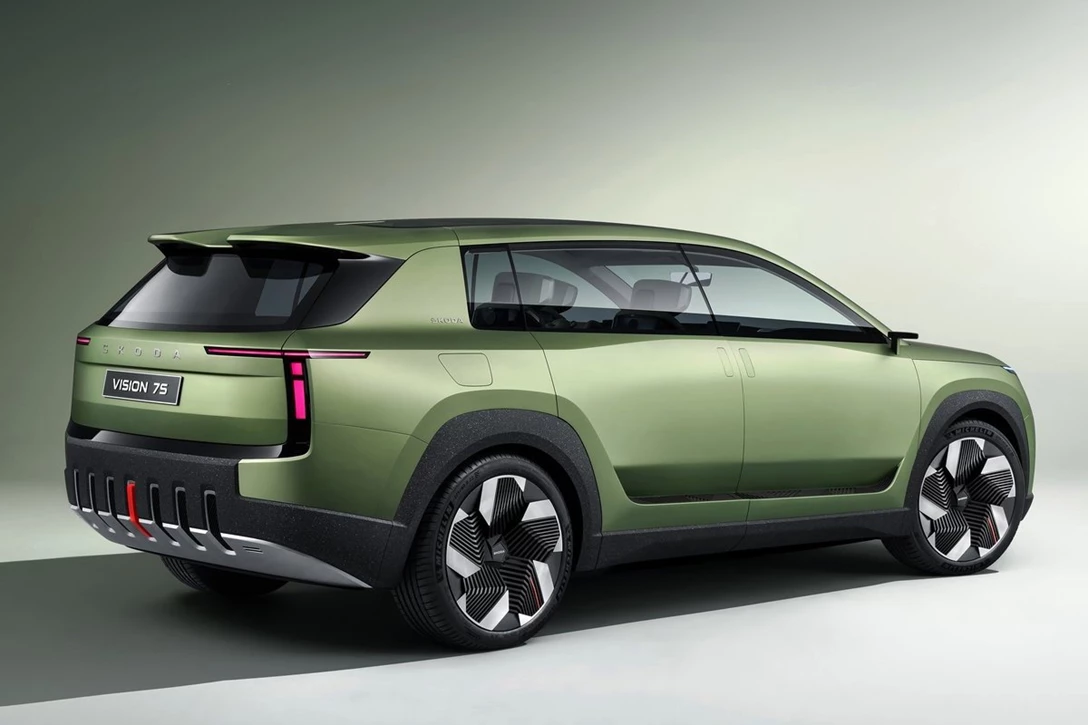 1669000-Skoda-Vision-7S-Concept-rear.jpg