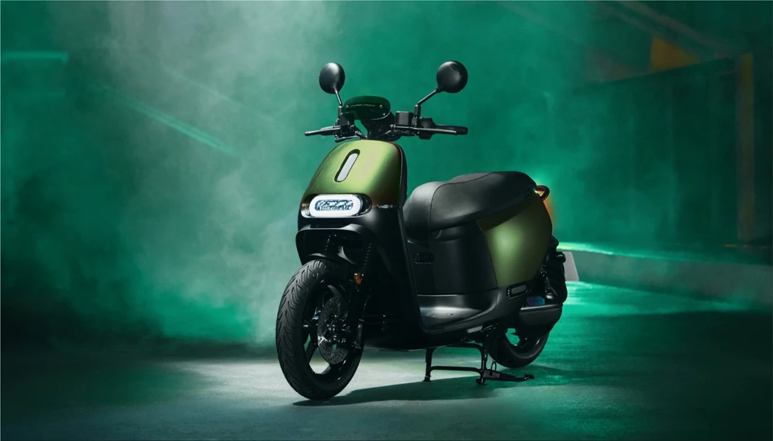 1666785-Gogoro-electric-scooters-a-m05.jpg