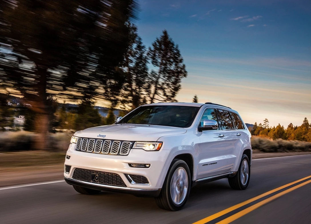 1647996-Jeep-Grand_Cherokee-2021-04.jpg