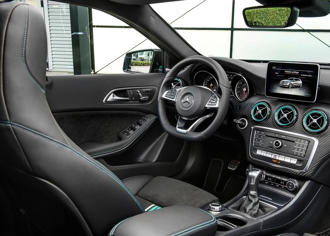 1647161-Mercedes A class 2017 (3).jpg