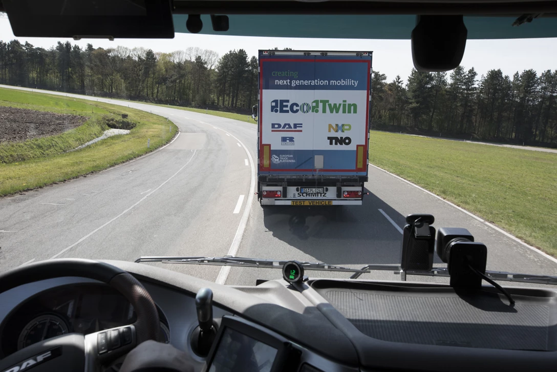 1601066-עתיד 2 ב.jpg