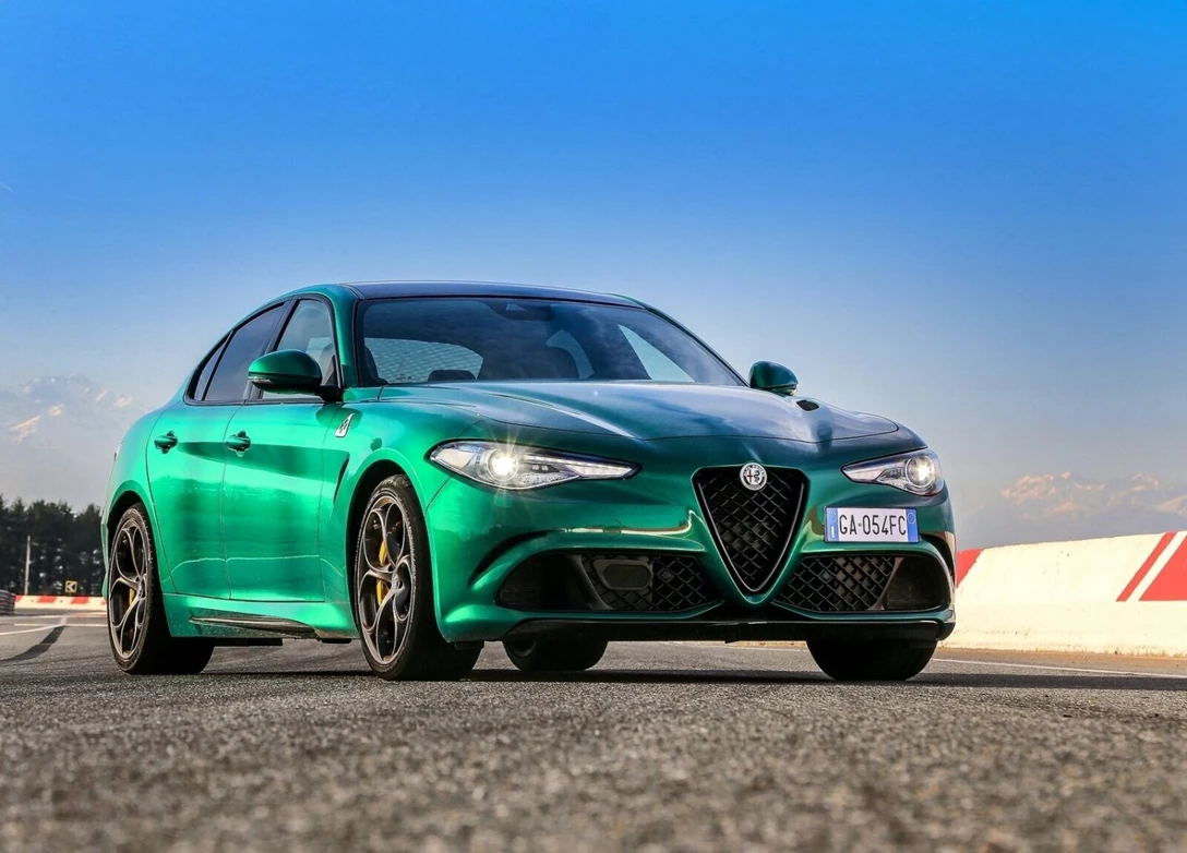 1677136-Alfa_Romeo-Giulia_Quadrifoglio-2023-10.jpg